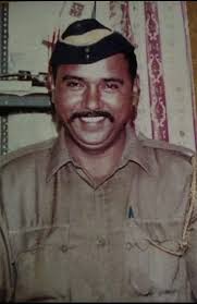 42 गोलियाँ खाकर भी नहीं झुके तुकाराम ओमले: जिन्होंने कसाब को ज़िंदा पकड़कर पाकिस्तान की साजिश को बेनकाब किया तुकाराम ओमले